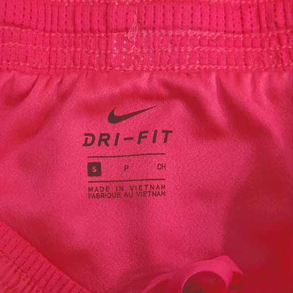 Nike running shorts - Picture 2 of 3